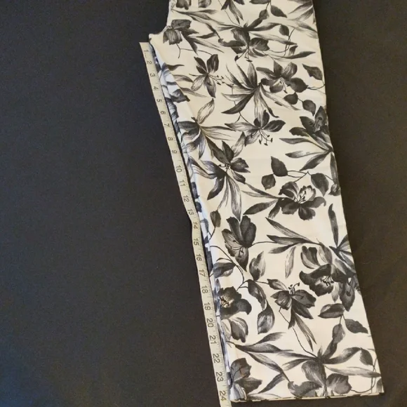 Erik Stewart. Floral Black and White Pants - Picture 8 of 9